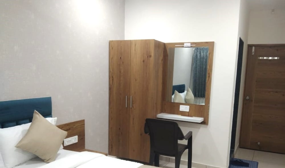 Фото Hotel M D Residency Anand