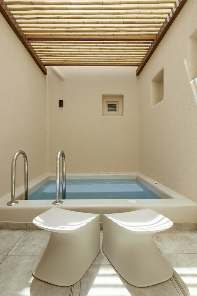 Фото Apricus Suites