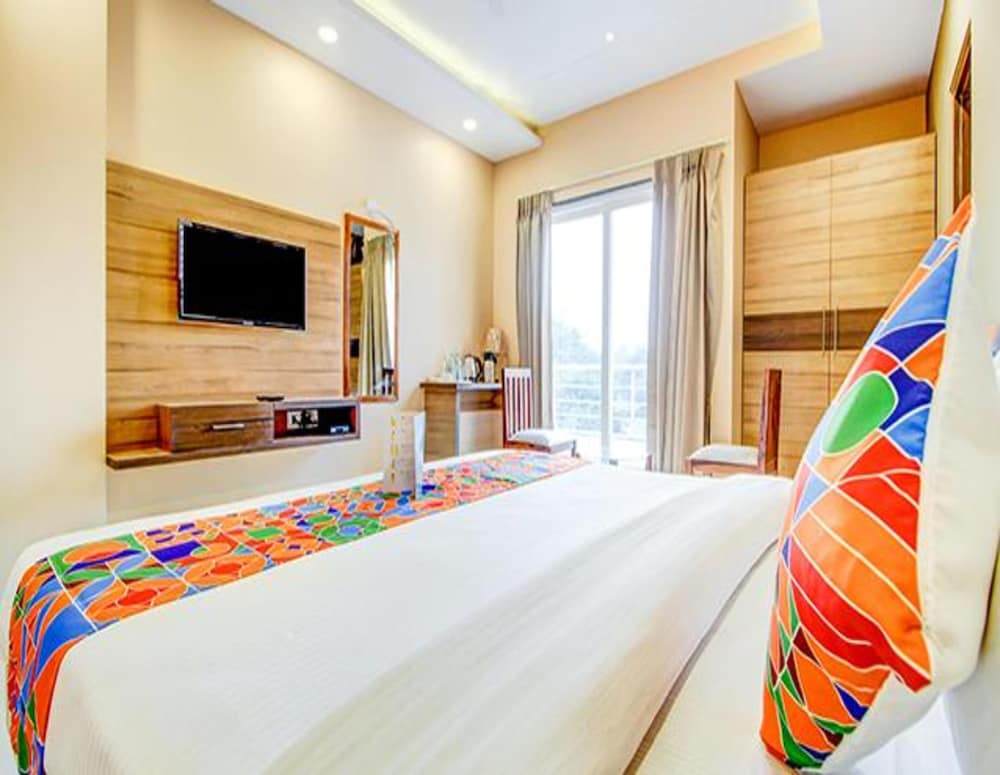 Фото FabHotel 7th Crossing