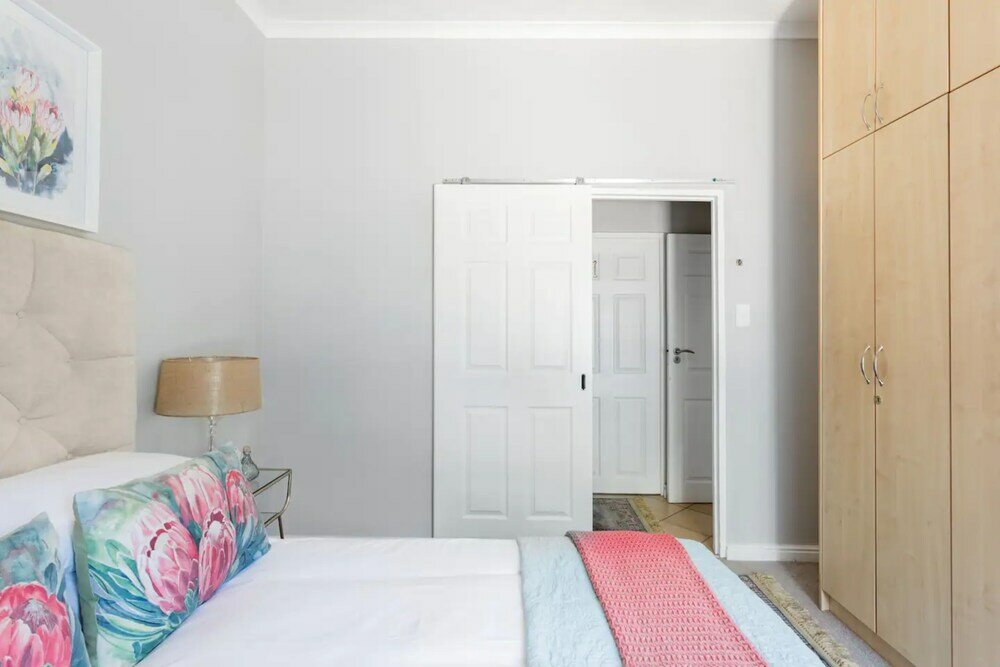 Фото 3 Bedroom Hilltop Home With Spectacular Views