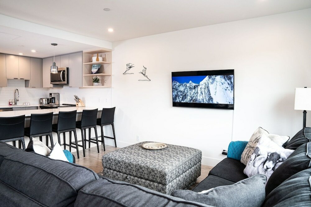 Фото Switchback Suite by Revelstoke Vacations