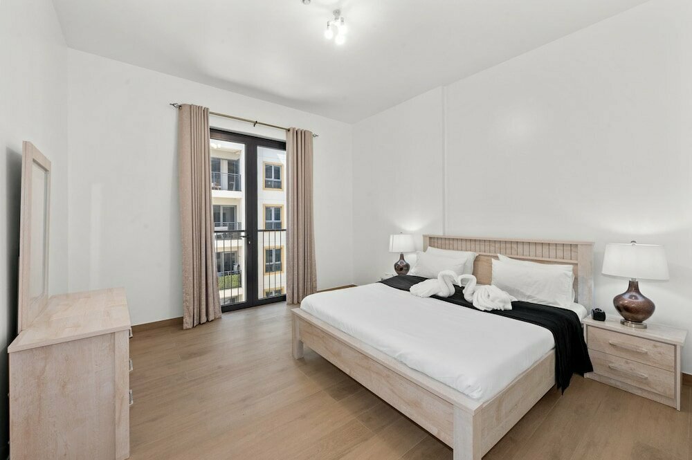 Short-term housing rental La Mer La Cote Bldg 2bdrms and Pool, Dubai, photo