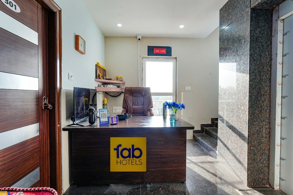 Фото Fabhotel Whitefield Suites