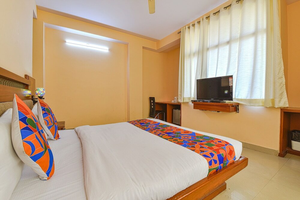 Фото Fabhotel Royal Residency