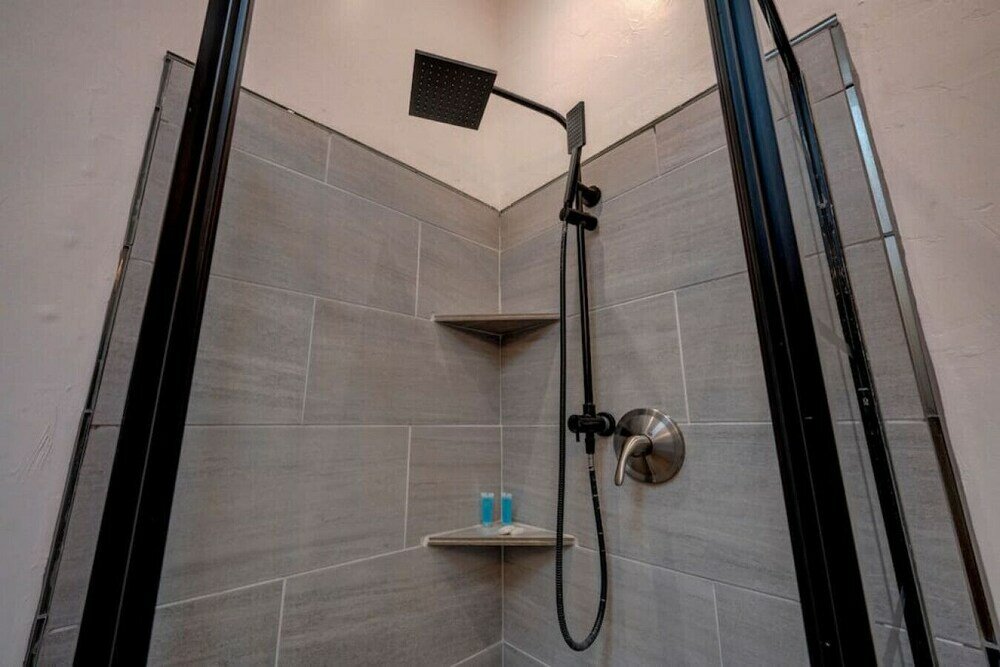 Фото Studio Cabin Retreat with Outdoor Deck