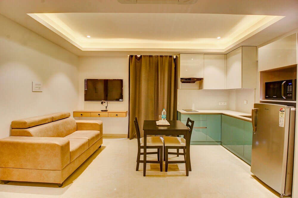 Фото Fabhotel Western Suites