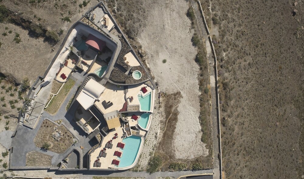 Фото White Pearl Cavalieri - Adults Only