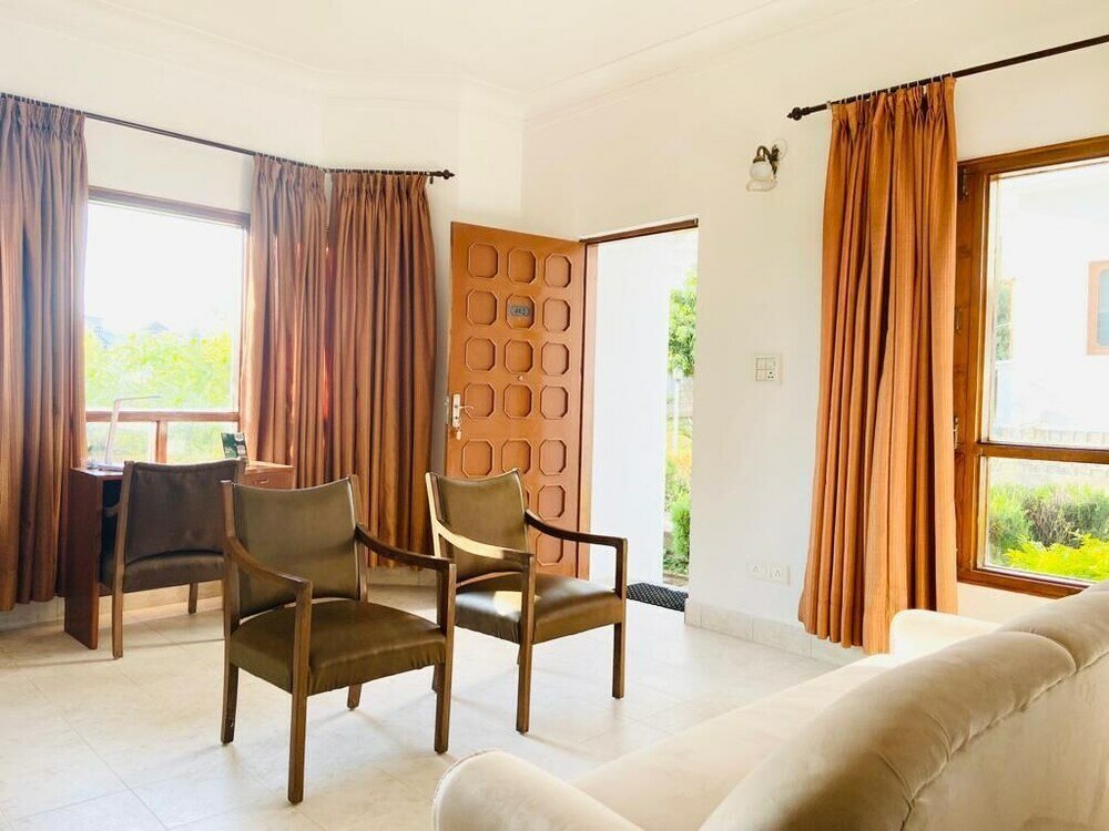 Фото Fresco Hotel & Residences