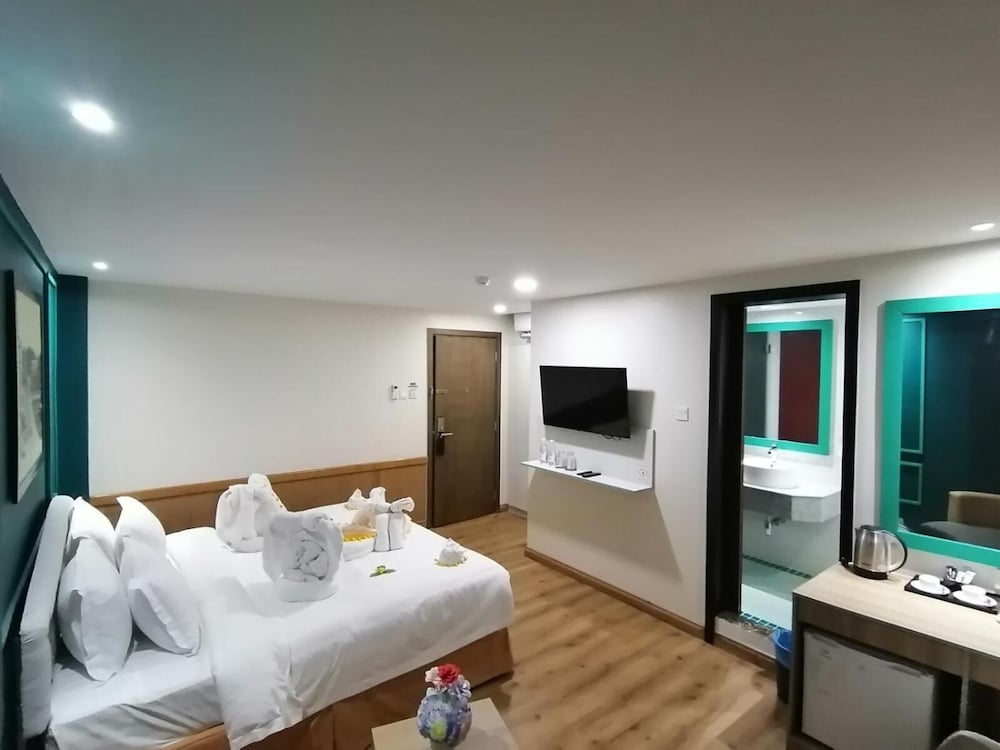 Фото Sanctuary Hotel Yangon