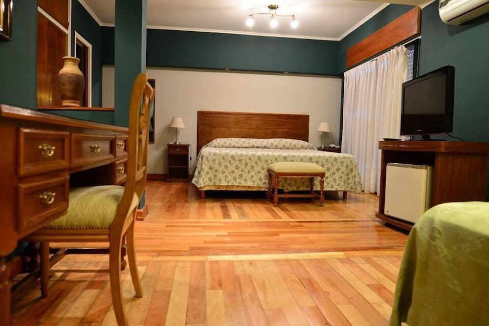 Фото Gran Hotel Mercedes