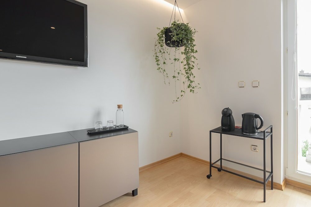 Фото Rooms and Apartments in Eagle's Nest