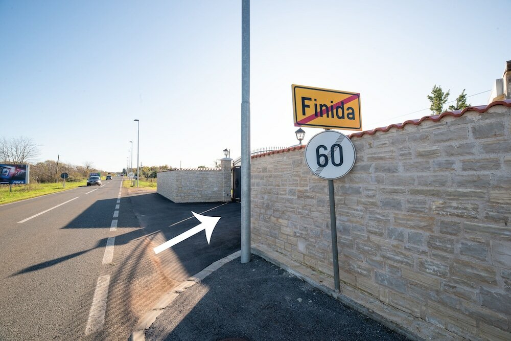 Фото Olive & Lavender villa with pool