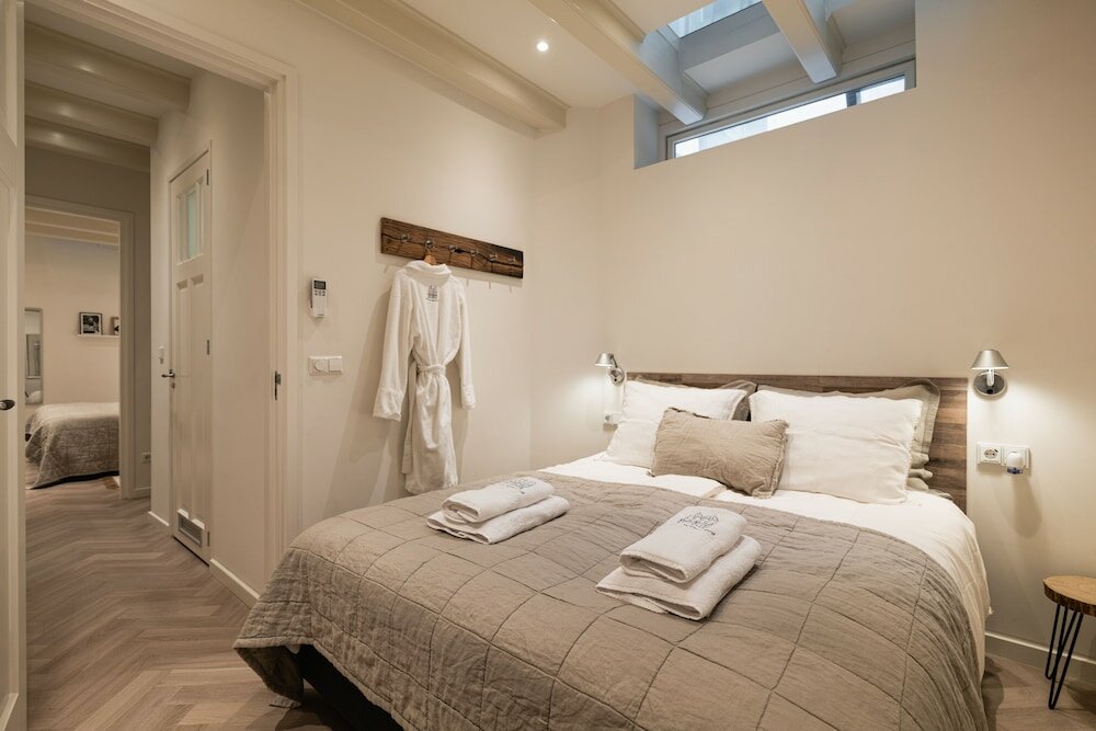 Фото Leidse Square 5 Star Luxury Apartment