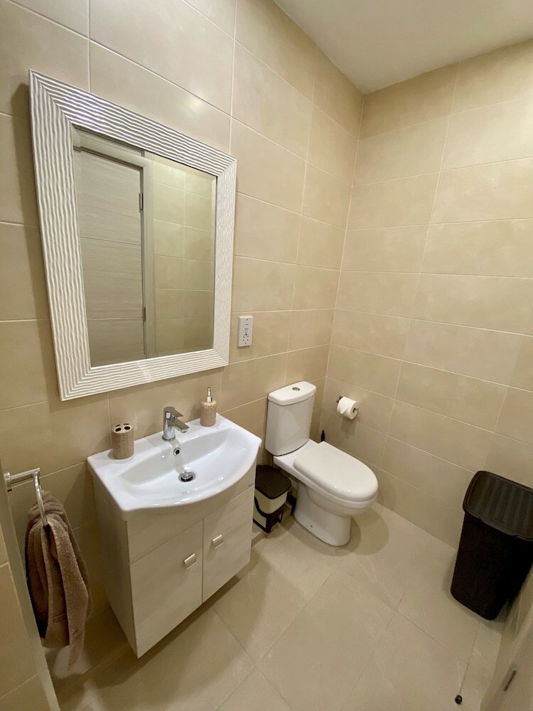 Фото Centric and Modern Penthouse Close to Amenities