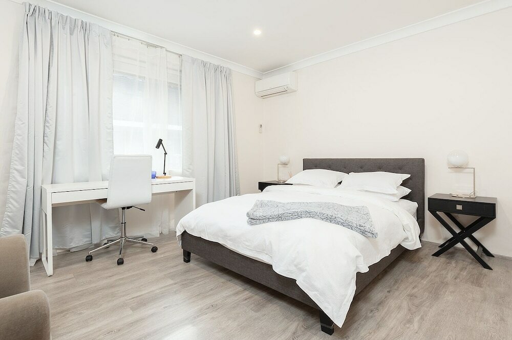 Фото Comfy & Convenient Homebush West