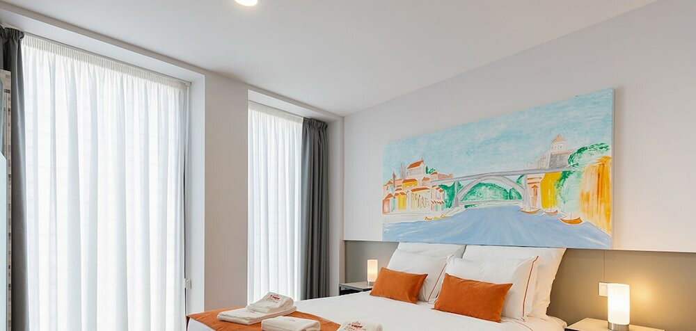 Фото Serra do Pilar Porto Suites