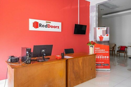 Гостиница RedDoorz near Siloam Karawaci 3