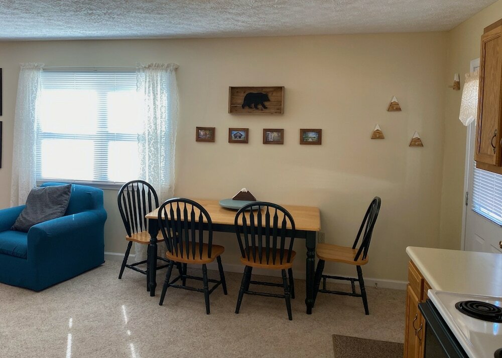 Фото The Dancing Bear Inn