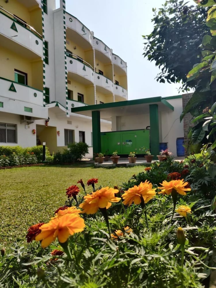 Фото Hotel Krusti Resort