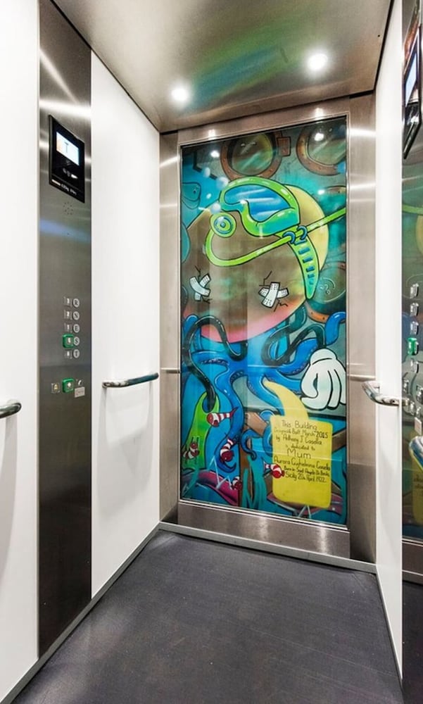 Фото Modern Room With Rooftop Terrace Located Centrally