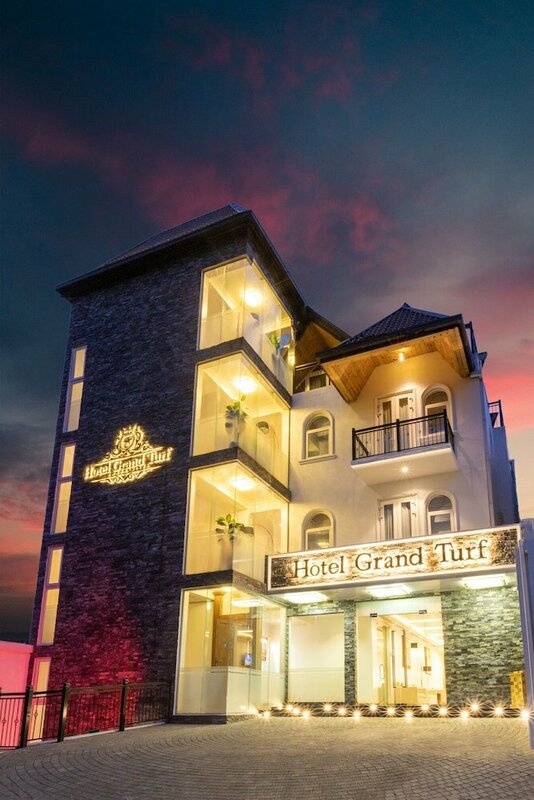 Гостиница Hotel Grand Turf в Нувара-Элии
