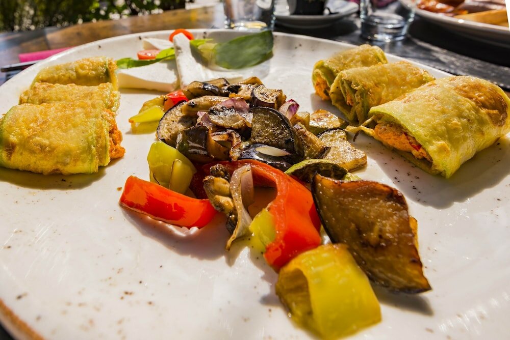 Фото Апарт-Отель Waikiki Tivat