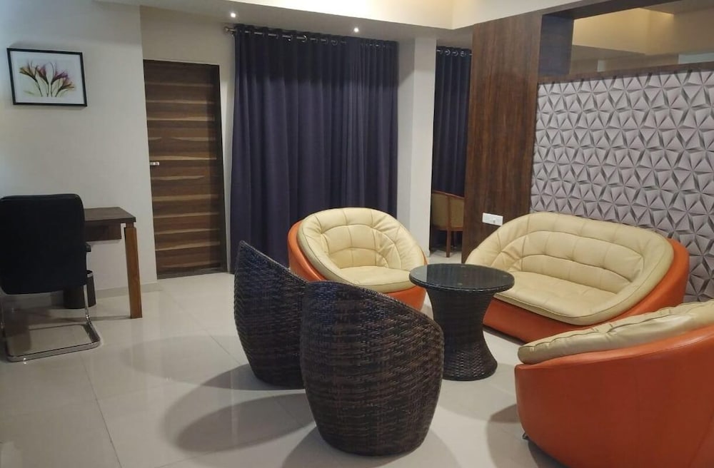 Фото Hotel Shiv Palace