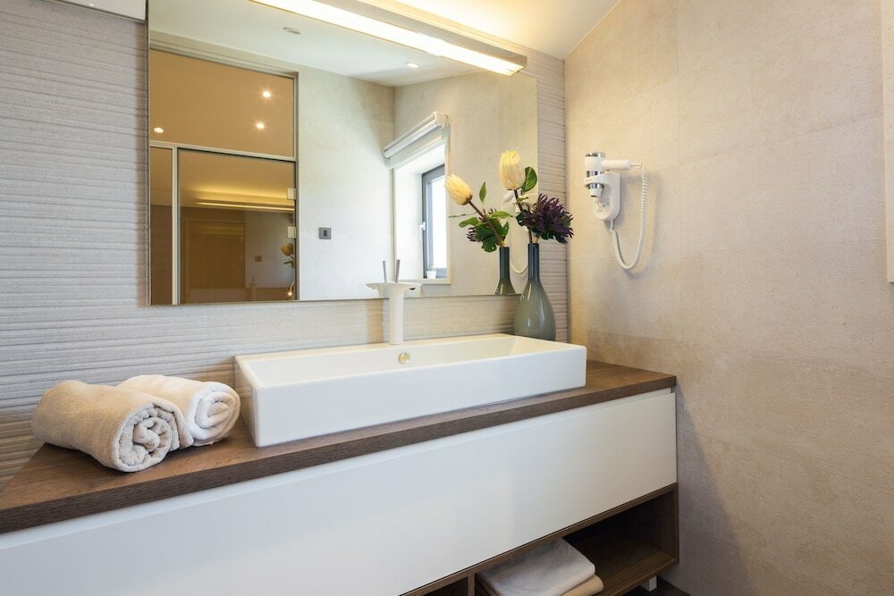 Фото Beachfront Villa Azzurro With Pool