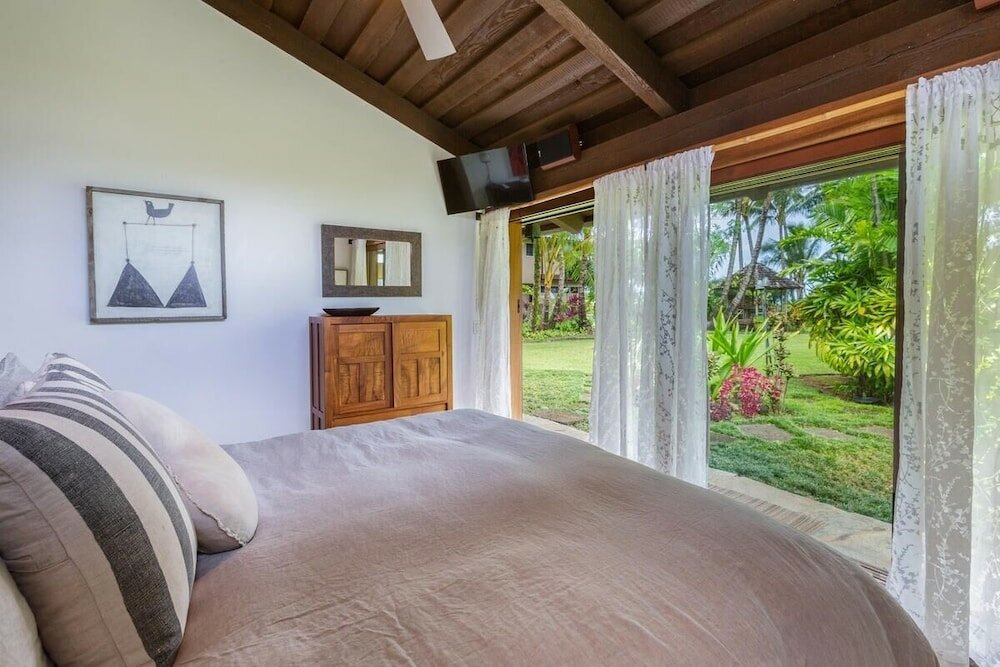 Фото Hale Maluhia Hanalei 1 Bedroom Home by Redawning