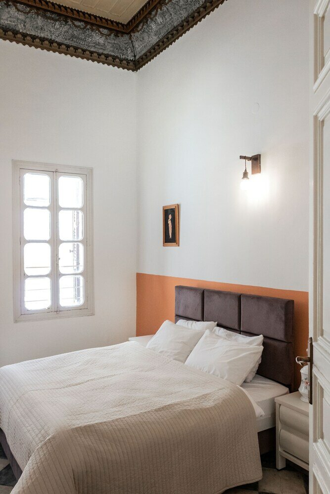 Фото Modern Downtown 3br by Ahlan Hospitality