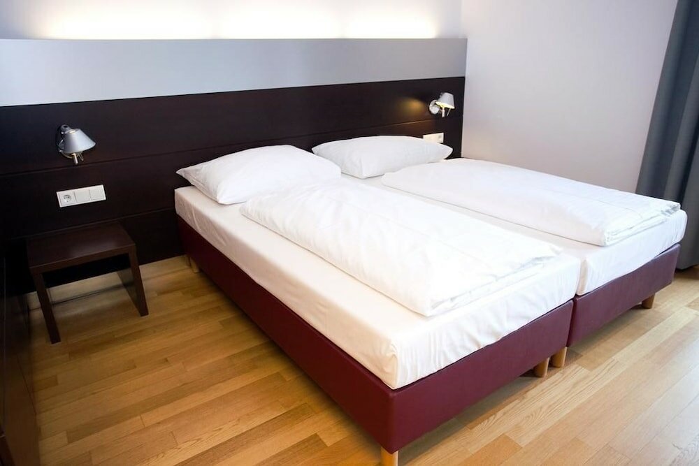 Фото Hotel Schwarzer Bär