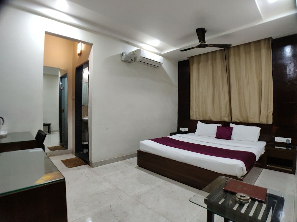 Фото Hotel Tilak