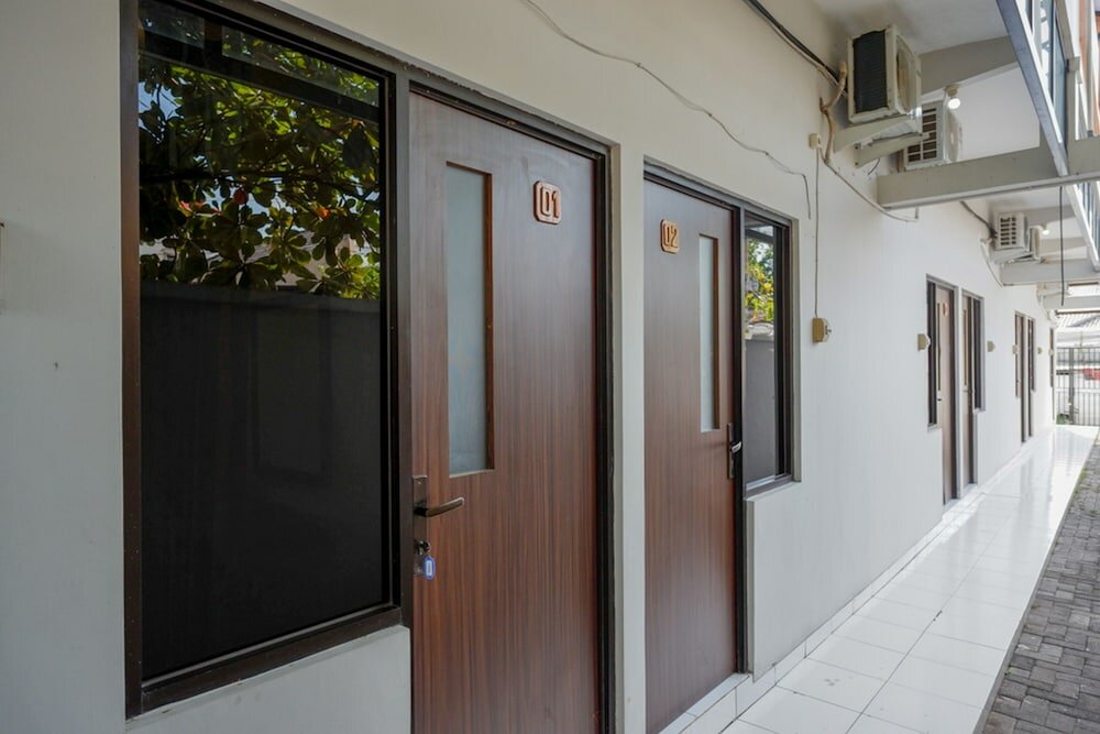 Фото RedDoorz near Stasiun Tawang Semarang