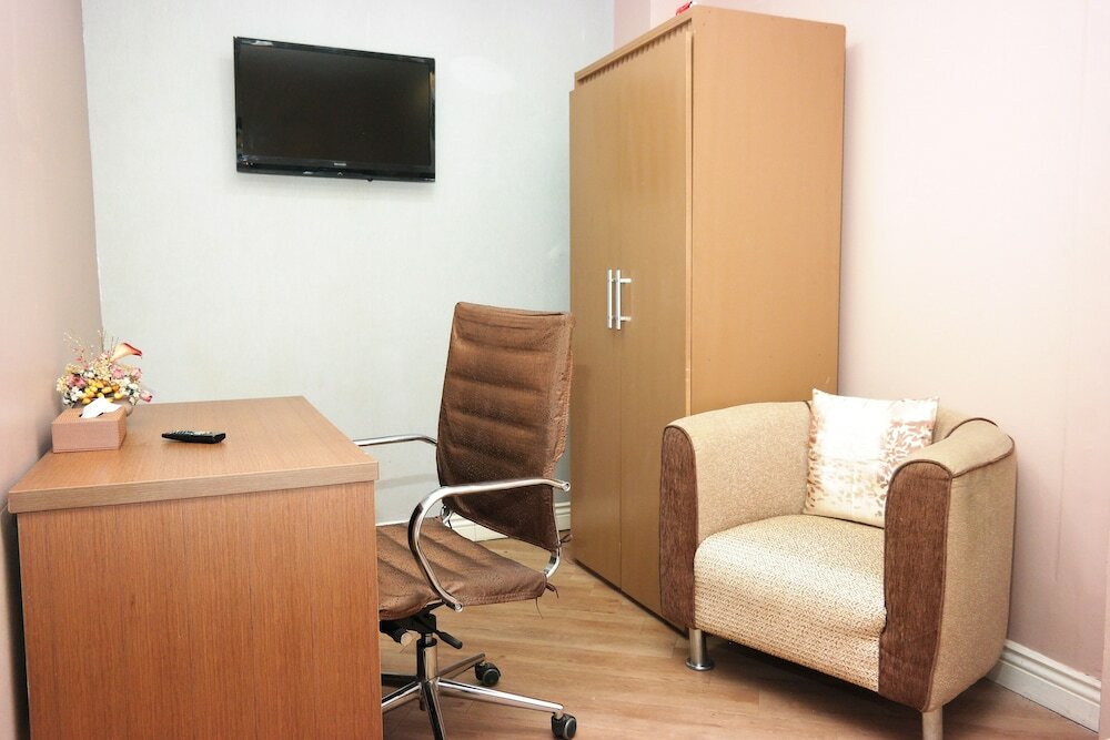 Фото Quiet Pools Inn and Residence