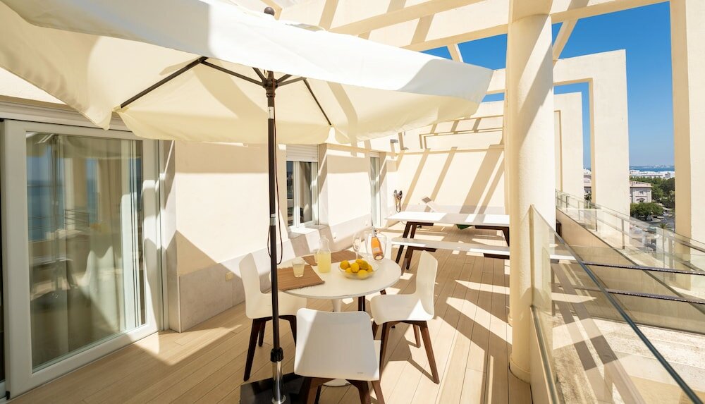 Фото Plaza Mina Suites - Adults Recommended