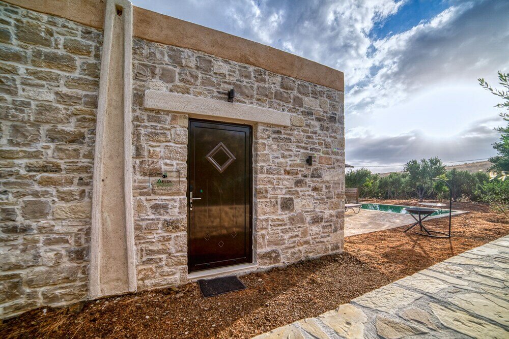 Фото Olive Luxury Suites - Adults Only