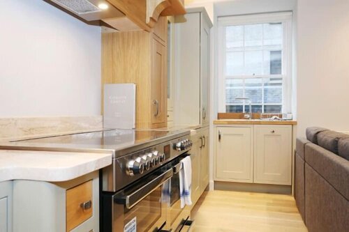 Гостиница Newly Refurbished Apartment on the Historic Royal Mile в Эдинбурге