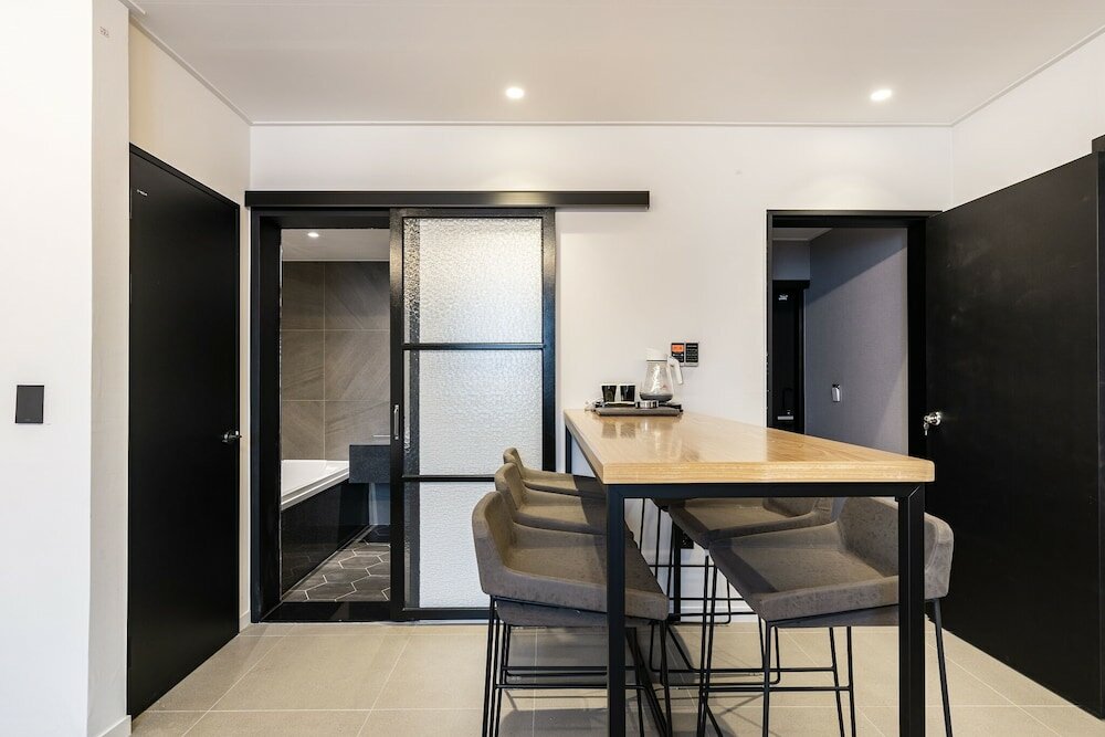 Фото Brown Dot Hotel Suwon