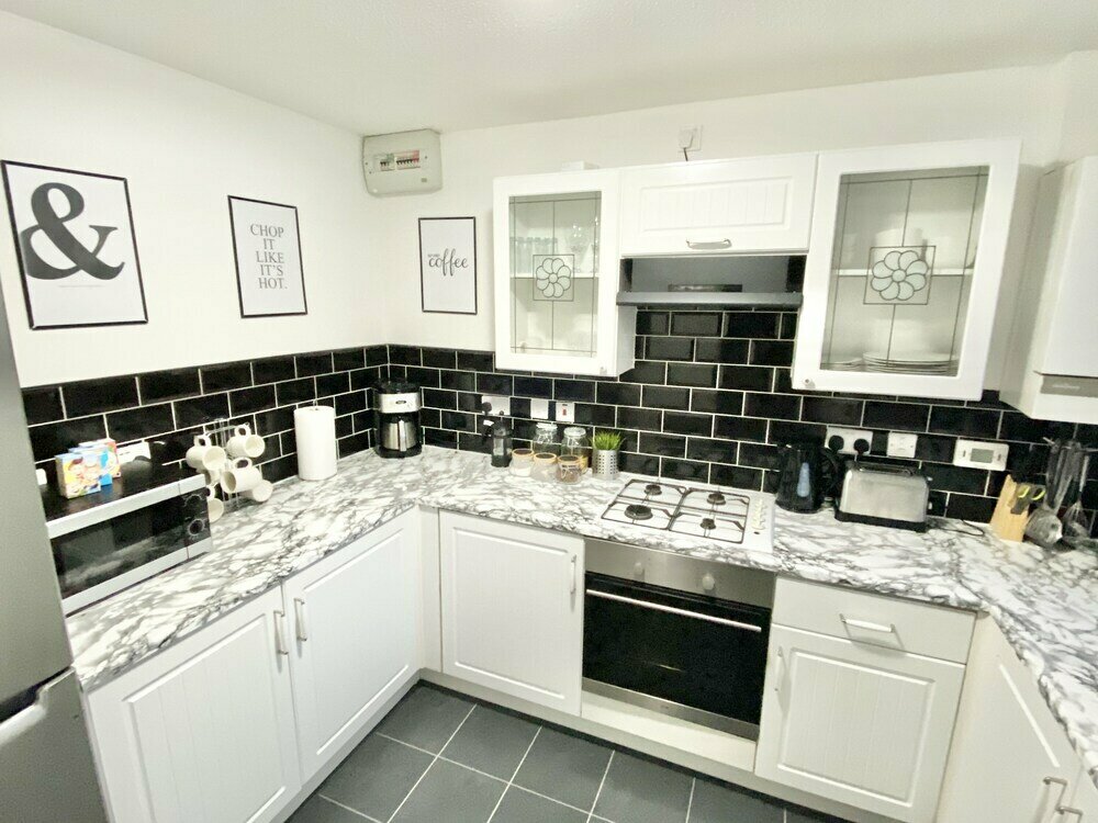 Hotel 3-bed Townhouse Parking Deep Cleaned, England, photo