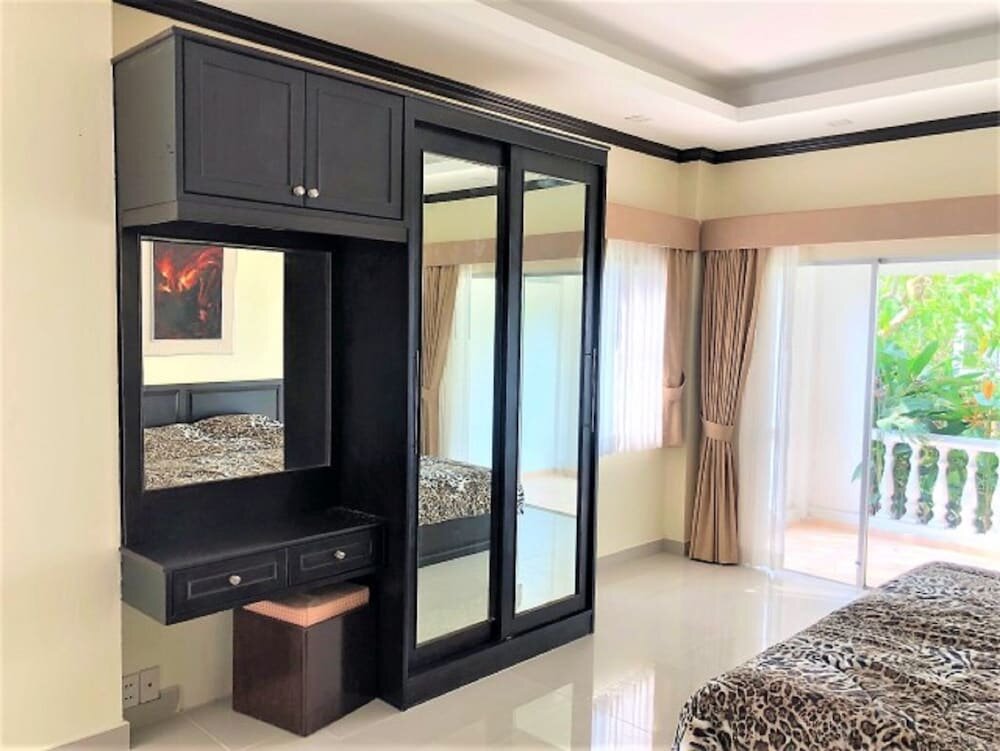 Short-term housing rental Large Ground Floor Studio at Baan Suan Lalana, Pattaya, photo