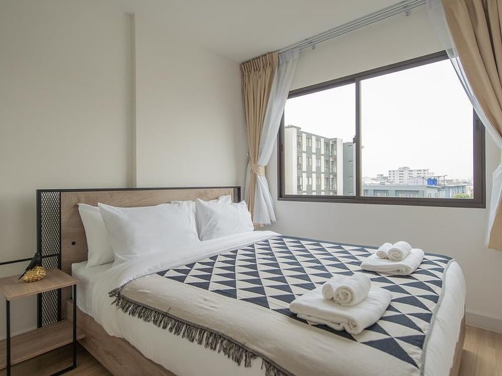 Фото Brand New Luxury 1 Br Near 2mrt 2bts 3 Shopping