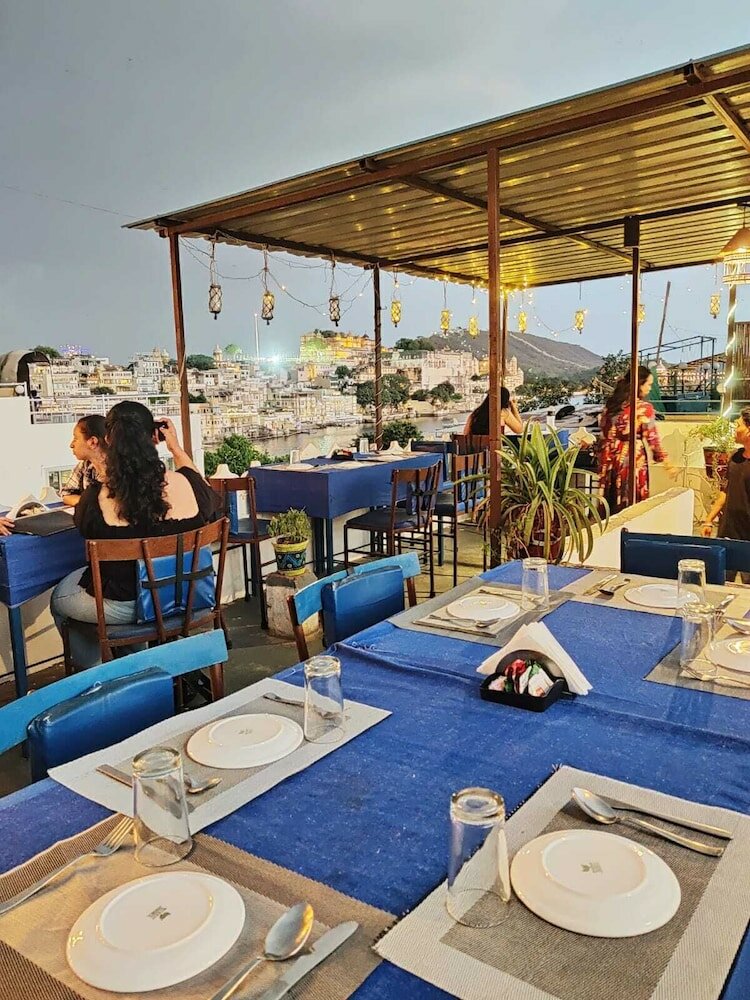 Фото Hotel Dhola Ghat Haweli