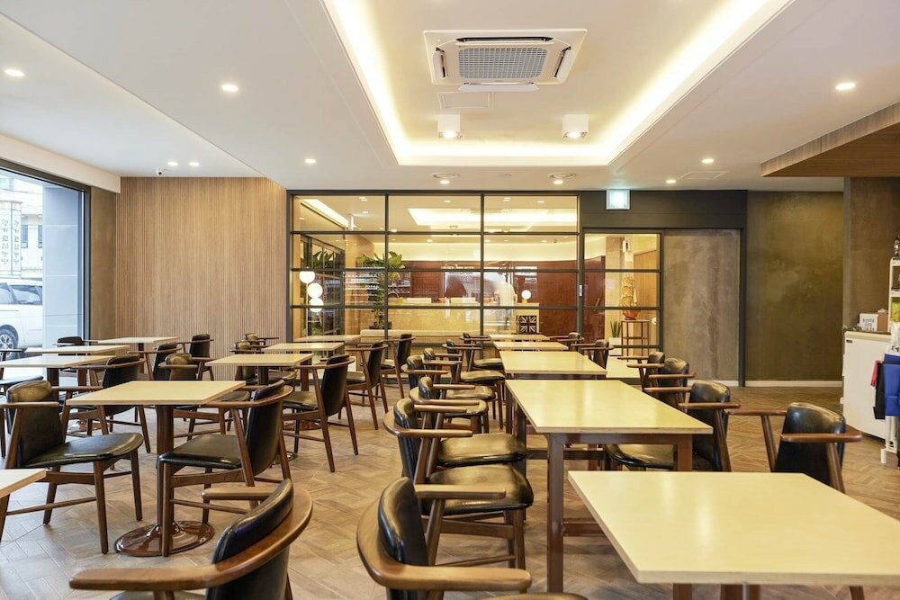 Фото Browndot Hotel Suwon City Hall