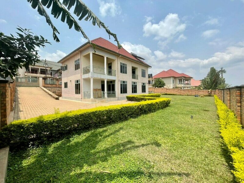 Гостиница Cozy Elegant Private Rooms In Kibagabaga, Kigali в Кигали