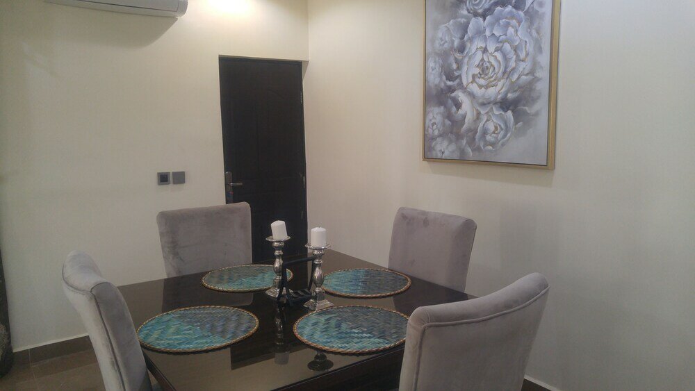 Фото Marshall Hotel Apartments