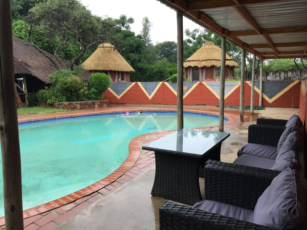 Фото Kgogomodumo Lodge