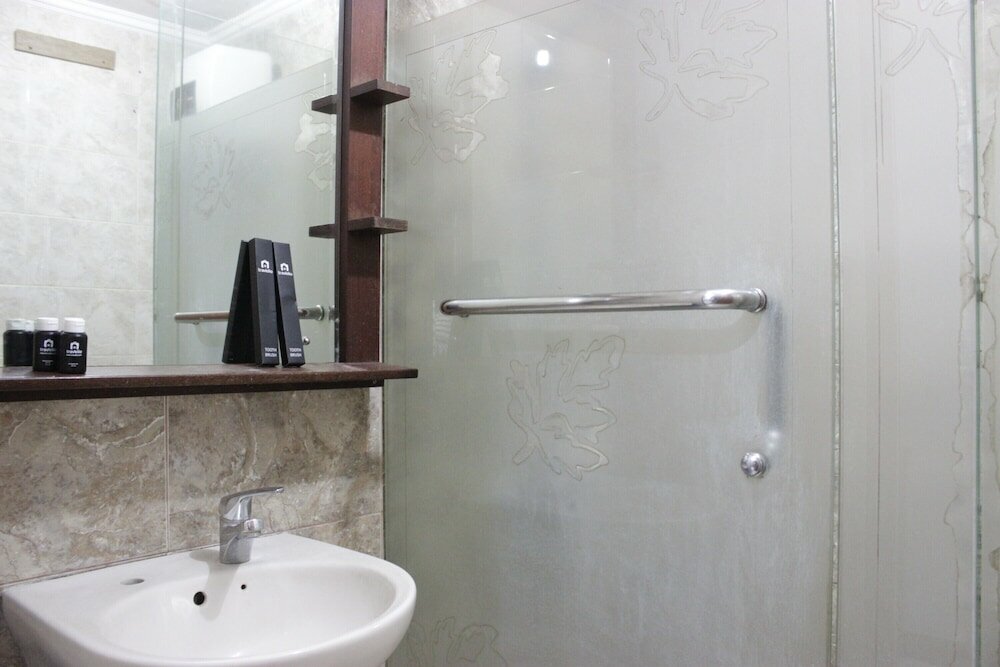 Фото Contemporary Near Cihampelas at Parahyangan Residence Apartment