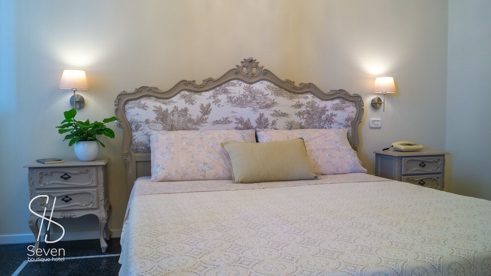 Фото Seven Boutique Hotel