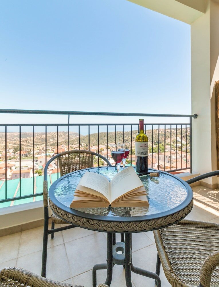 Фото Hill View Restaurant & Apartments