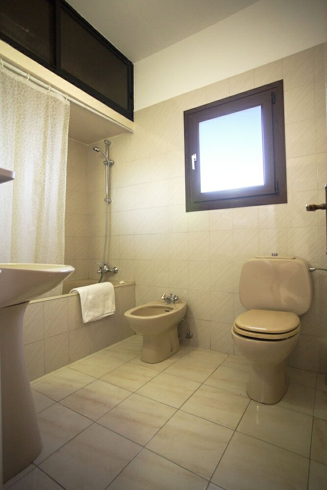 Фото Pigeon Beach Hotel Apartments